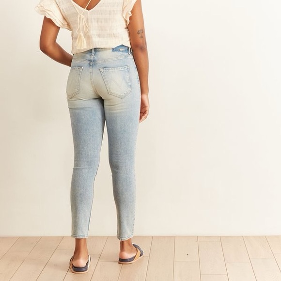 MOTHER Super Stunner Ankle Jeans Size 27 Say Amen Again Distressed Light Wash - Picture 3 of 14